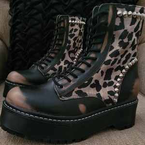 STEVE MADDEN ACTIVATED CHUNKY LEATHER PLATFORM COMBAT BOOTS